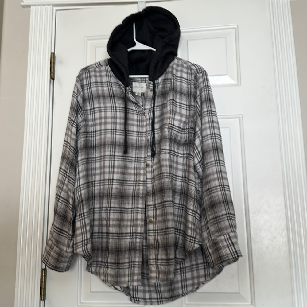 American Eagle women’s size large flannel hooded button up long sleeve
